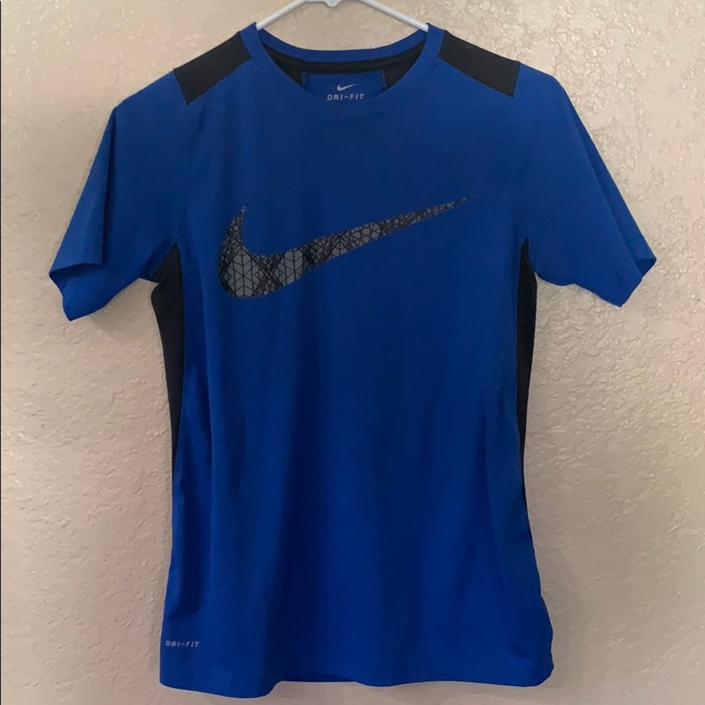Nike t-shirt